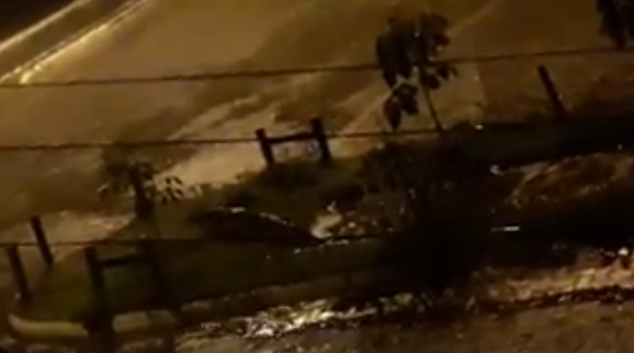 Geve_Depre's tweet photo. Esse vídeo serviu pra revelar uma das maiores lendas urbanas de Valadares
.
.
.
.
.
a lenda de que as vezes chove na cidade https://t.co/cS1Ff4klf7