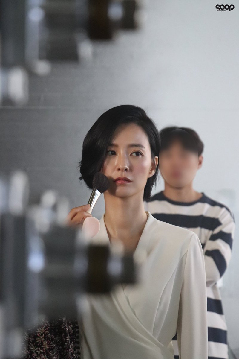 jungyumidaily's tweet photo. Cellapy CF Behind the scenes 😍💙🎬
©Management Soop
More pics: https://t.co/F5VjQeMGlA
#정유미 #jungyumi #cellapy #셀라피 https://t.co/R2O1TfjLNq