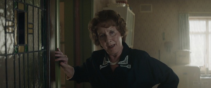 Happy Birthday to Gemma Jones who\s now 77 years old. Do you remember this movie? 5 min to answer! 