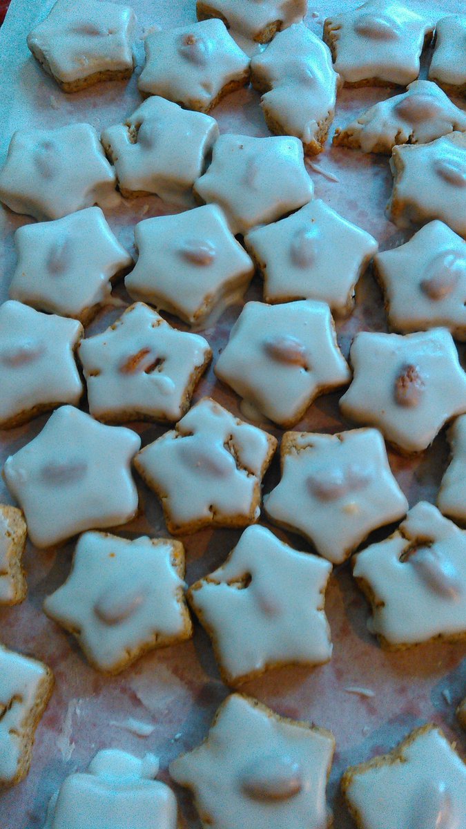 stpeterlc's tweet photo. The #Kinder #dream of #tasty #zimtsterne and #peffernuss you can enjoy them this Saturday at our annual #Nikolausabend celebration. Full info at https://t.co/nYqWt3VtzK https://t.co/EFyOfKAVao