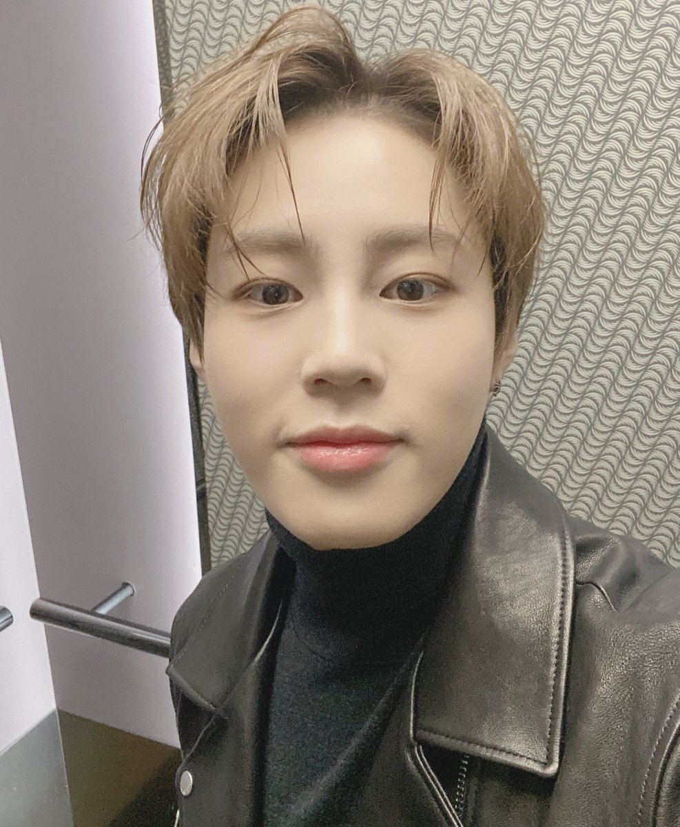 #하늘 ~~ 오늘 하루도 가즈아!!!
#하성운