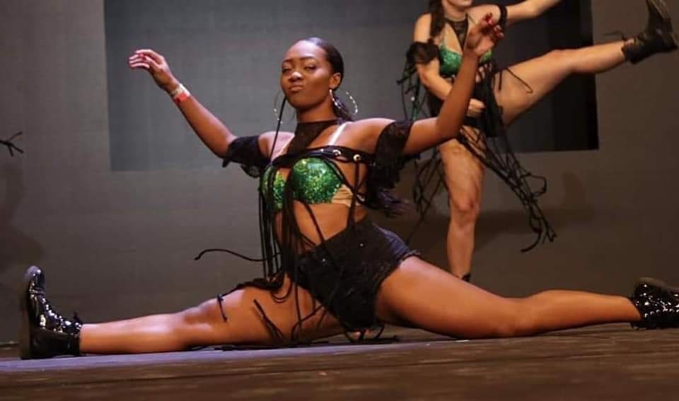 DTXaymaca's tweet photo. The face you make when yaa di hottest ting ina di dance!
ππΎππΎππΎ
In photo: Shari Soares ( @Shaarrii_ )
#TeamDTX #DancersDoItBest #DanceLife #DancersOfJamaica https://t.co/48adHxdBT4