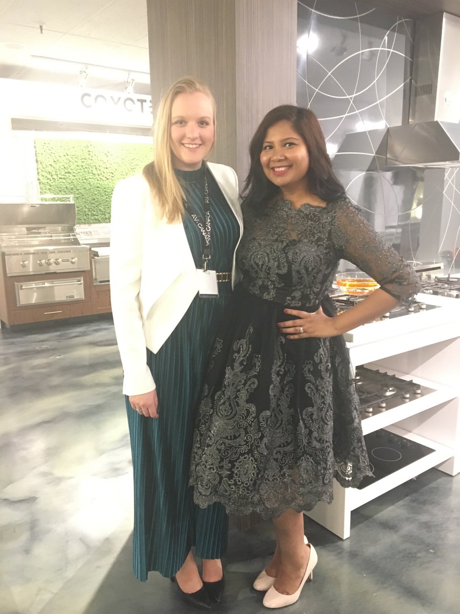 ShafeelaG's tweet photo. @Ottawa_Tourism client reception pre @MPI Holiday Gala ❤️ #myottawa #yow https://t.co/WFFcqNj6YF