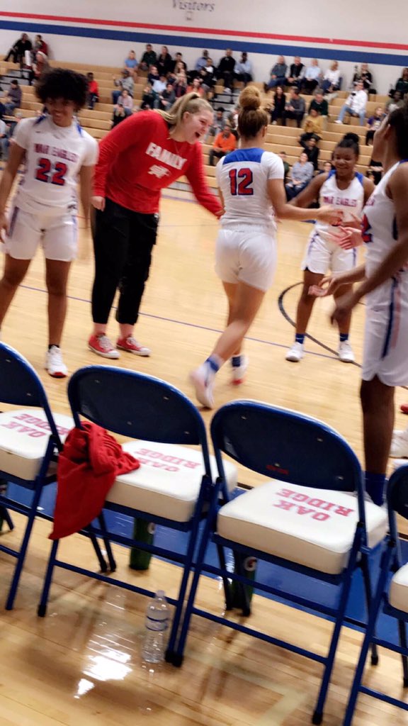 mersadez_nephew's tweet photo. 1st district game (1-0). 82-44! 20 pts , 7rbs , 3blks, 4Asst. Overall (11-1) good jobs ladies @ORHSGBB https://t.co/4B0X04tJAz