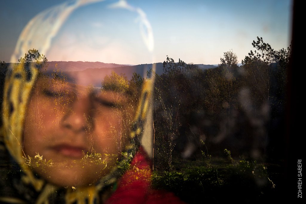 Photo of the Day | Raheleh (13), born blind, stands behind a window in the morning. She enjoys the warmth of sunlight on her face. ‘Into the Light’ by Zohreh Saberi was awarded in the 2016 World Press Photo Contest: bit.ly/2DKaIEY
