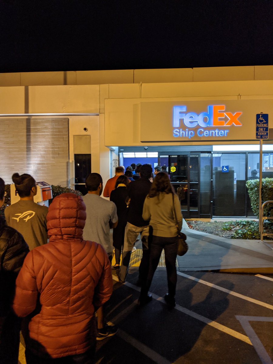 #fedex pick up queue is longer than black Friday deals at stores 🤔 10mins before their closing 🤞