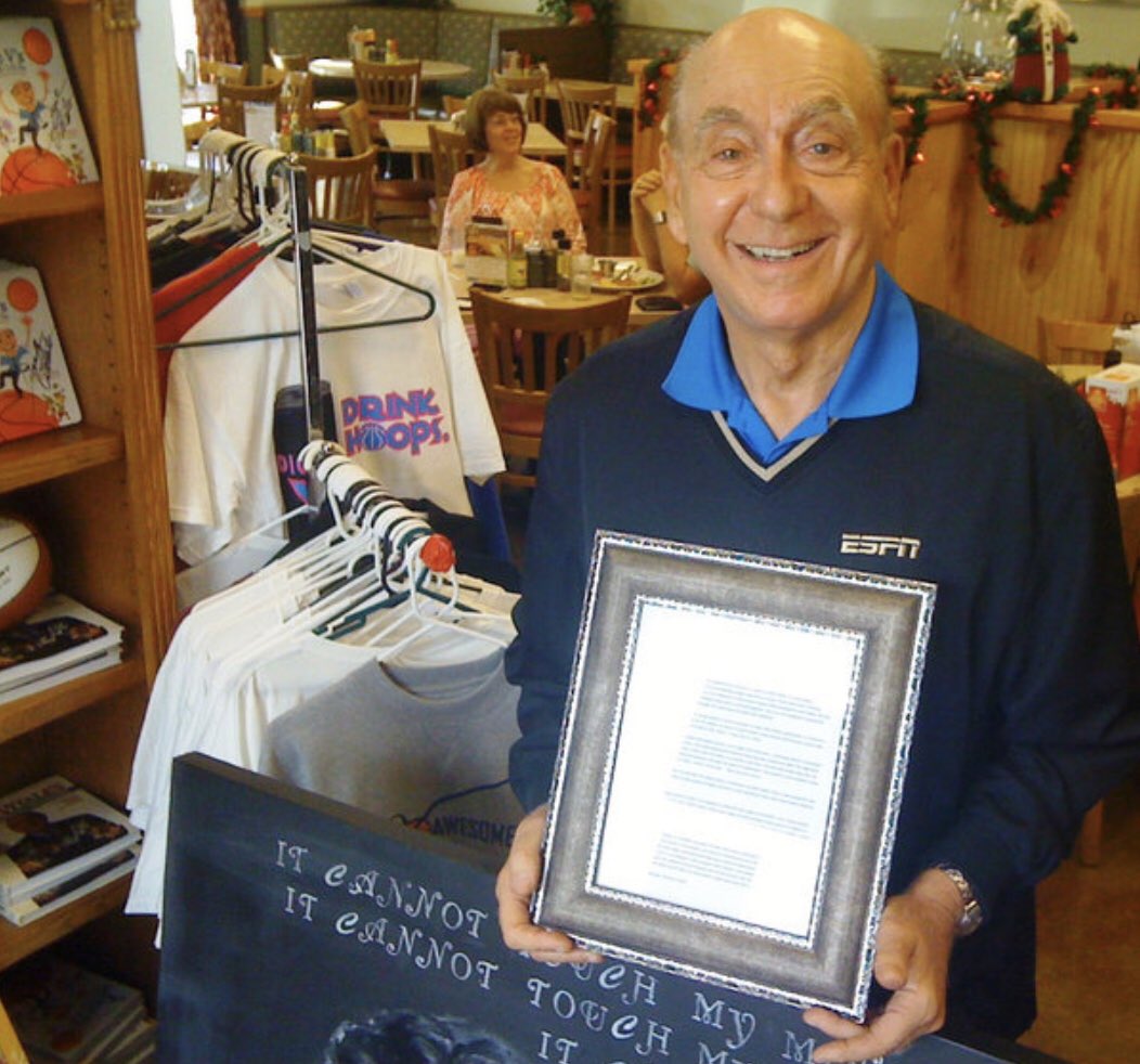 RickKarle's tweet image. .@DickieV happens to be one of the most gracious, loving broadcasters going. Haters, get over yourselves.

Dick’s not only helping to save lives with fundraising, but did you know he had his own cancer scare?

#DickVitale on @HutsandNutsShow explains:

hutsandnuts.libsyn.com/huts-and-nuts-…