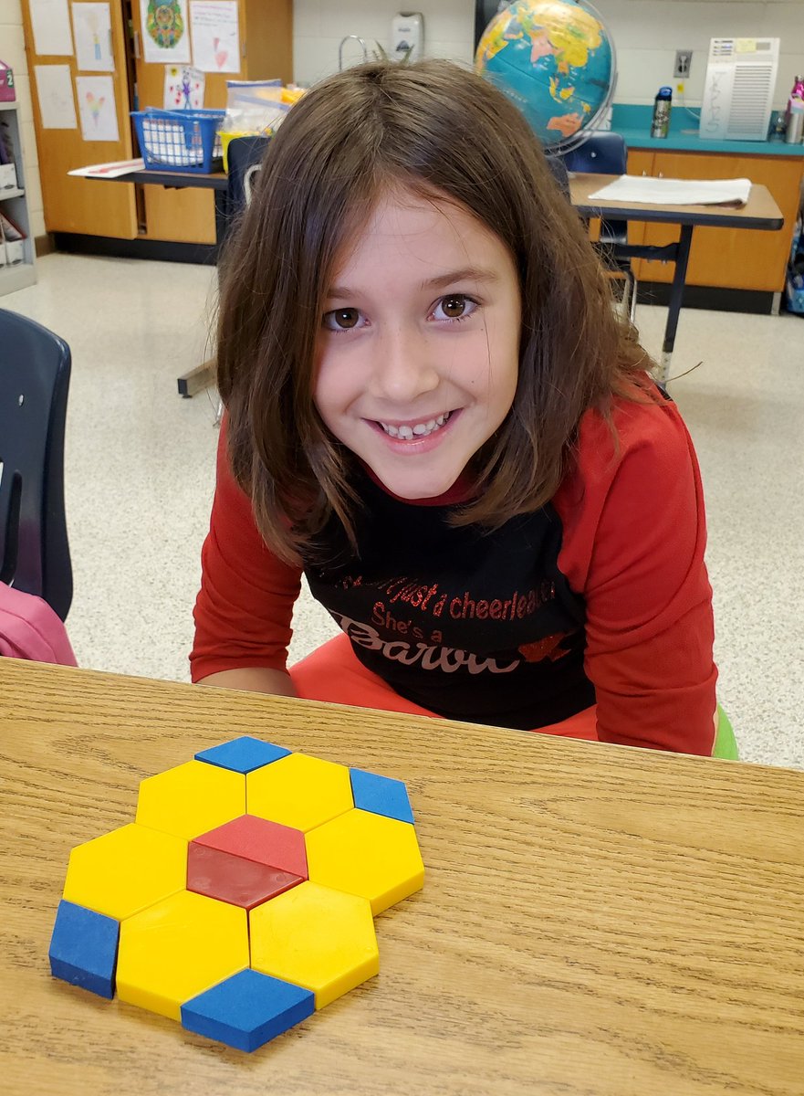 vb2ndteach's tweet photo. Can you find our lines of symmetry? #GlenwoodKidsDeserveIt #mathisfun #handsonlearning #5Cs https://t.co/EZZA8wyCTF