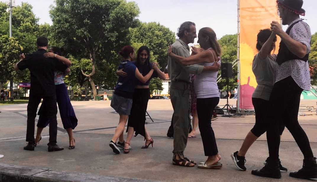 marceldancearg's tweet photo. 🎂Festejamos los 35 años del Programa más grande de talleres culturales gratuitos de la ciudad 👏#TallerdeTango #CentroCulturalSebastianPiana 
#programaculturalenbarrios #pcb @eavogadro @CulturaBarrios @MoraScillama @datacultura https://t.co/Iop1PEnFPm