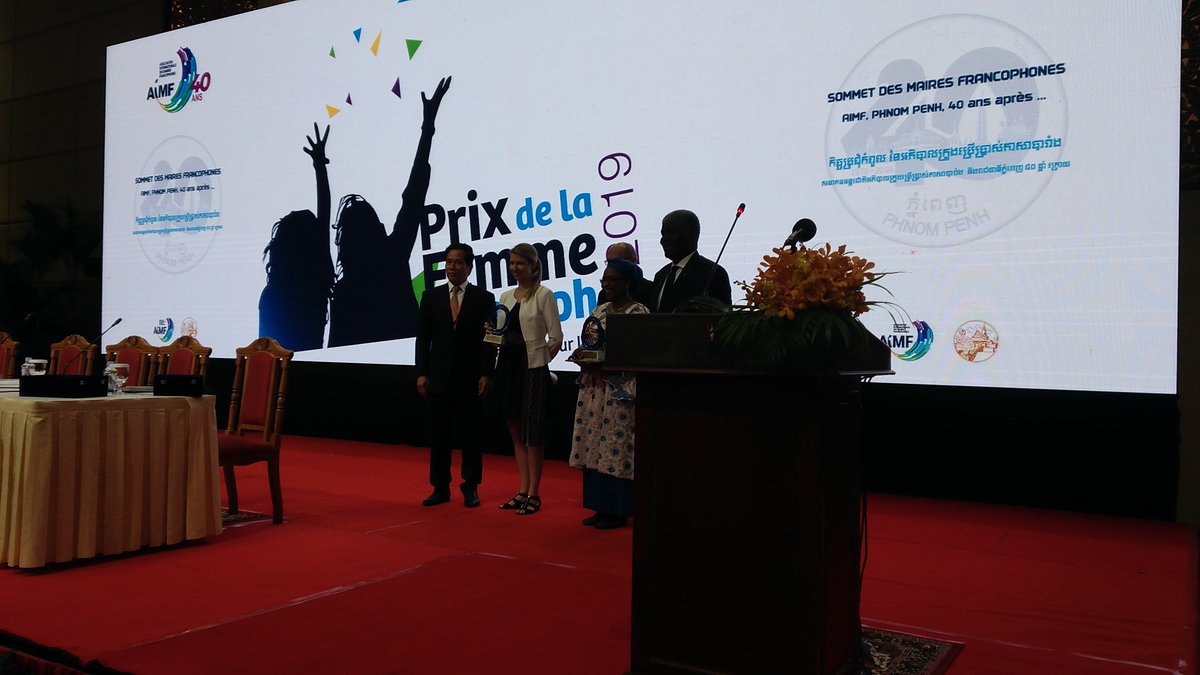 #AIMF2019 Nomination des femmes francophones de l'année : Félicitations à <a href="/MaimouW/">Maimou Wali</a> et Andréanne Laurin de <a href="/LOCO_Epicerie/">Épicerie LOCO</a> pour leurs projets favorisant le développement durable et la résilience locale 🥳