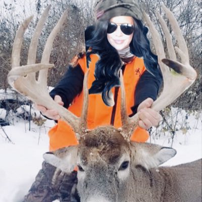 KatieLeighHuntt's tweet photo. #NewProfilePic #deerslayer #buckmaster 🤣 https://t.co/mJ52nZoPsX