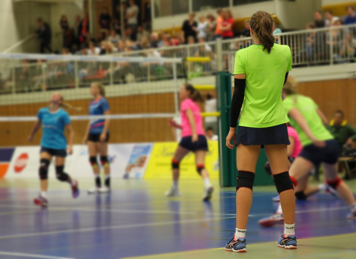 CompetenciasVB's tweet photo. ¡Hola! Estamos dando continuidad a nuestro proyecto sobre las competencias del entrenador de voleibol que trabaja con niños, niñas y jóvenes en edad escolar. ¡Estamos orgullosos sobre los primeros resultados! Próximamente publicaremos algunas informaciones :) https://t.co/qLOTEVnxdB