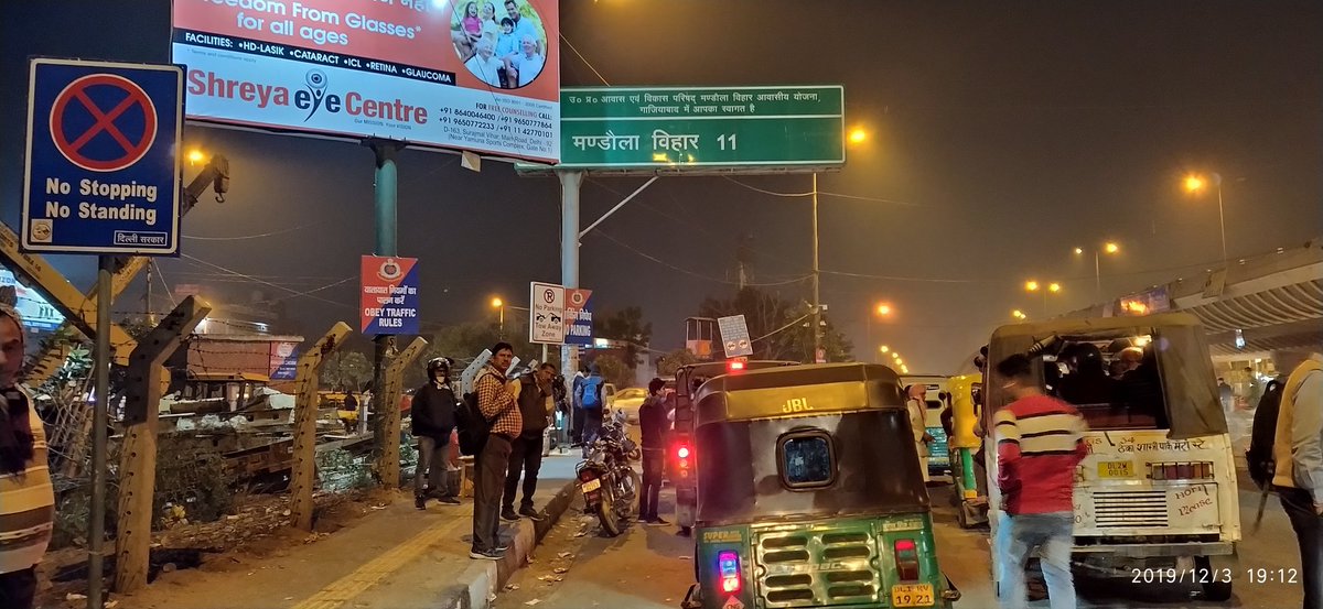 FearlessDPSingh's tweet photo. Reality of #ZeroToleranceZone &amp; @DTPtraffic. You may call it #EnroachmentWithProtection.

Shamelessly, NO control and action. Doesn't it smell fishy? https://t.co/u02uYAJNq1