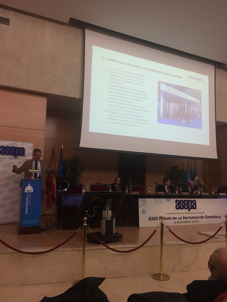 Arosa_ID's tweet photo. Ponencia técnica en jornada #ASEPA sobre “I+D+i en vehículos industriales” de Paco Montalbán CEO #CLANTECH
Pila de combustible H2. #Descarbonización verde y barata. Oportunidad de Estrategia de País para exportar #energía y evitar dependencia https://t.co/hIy9Mq4wIu