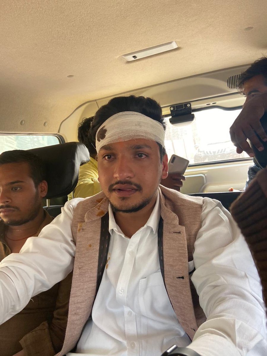 नीतीश कुमार के बगलबच्चा संगठन छात्र जदयू के गुंडों ने छात्र राजद के पटना विश्वविद्यालय अध्यक्ष पद के उम्मीदवार आयुष पर जानलेवा हमला किया है। सत्ता और प्रशासन का दुरुपयोग करके नीतीश कुमार के इशारों पर हुए इस हमले का जवाब पटना विश्वविद्यालय के छात्र आगामी छात्रसंघ चुनाव में देंगें