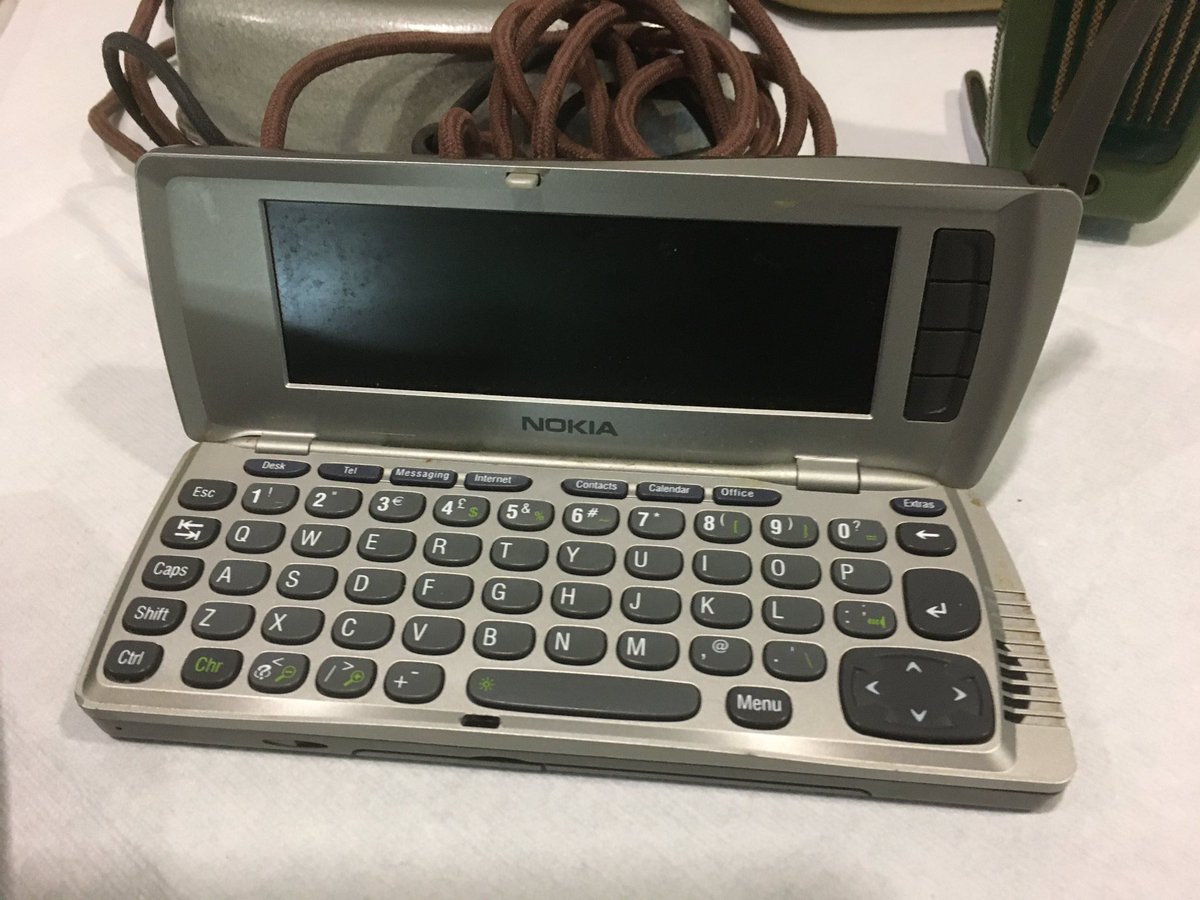 HenriKool's tweet image. Vanmiddag oploop over de democratische duiding van data #dedudata2019 in Huis @ProvUtrecht. Met attributen die de snelheid van de #digitaletransformatie illustreren.