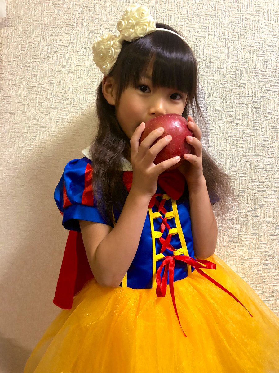 Uzivatel 篠﨑玲來 Na Twitteru きょう りんごをもらいました ふくしまからとどいたりんごです しらゆきひめのドレスをきてとりました りんごは3ばんめに好きなくだものです 子役 モデル 7歳 りんご 白雪姫 3番目に好き 福島のりんご Uzivatel 篠﨑玲來 Na Twitteru きょう りんごをもらいました ふくしまからとどいたりんごです しらゆきひめのドレスをきてとりました りんごは3ばんめに好きなくだものです 子役 モデル 7歳 りんご 白雪姫 3番目に好き 福島のりんご