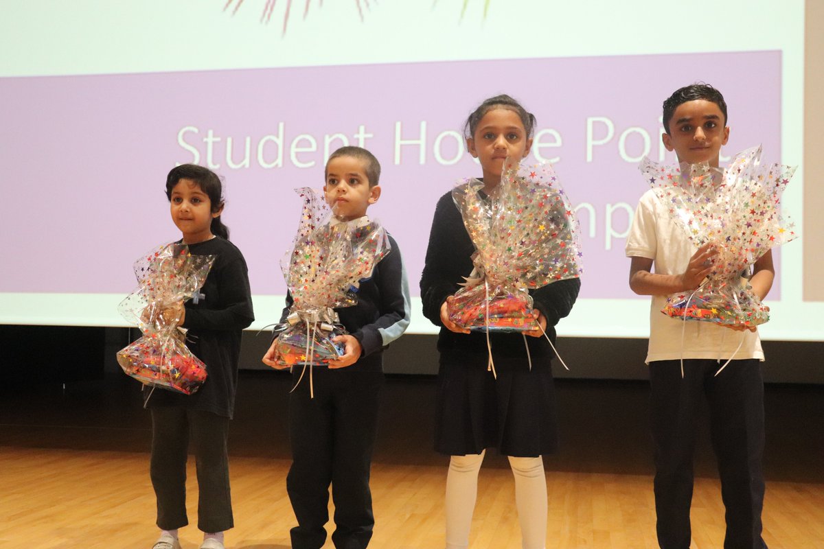 HayAlSharooq's tweet image. End of Term Celebration. Congratulations for the best students performer and Well Done. #awards #HASIS