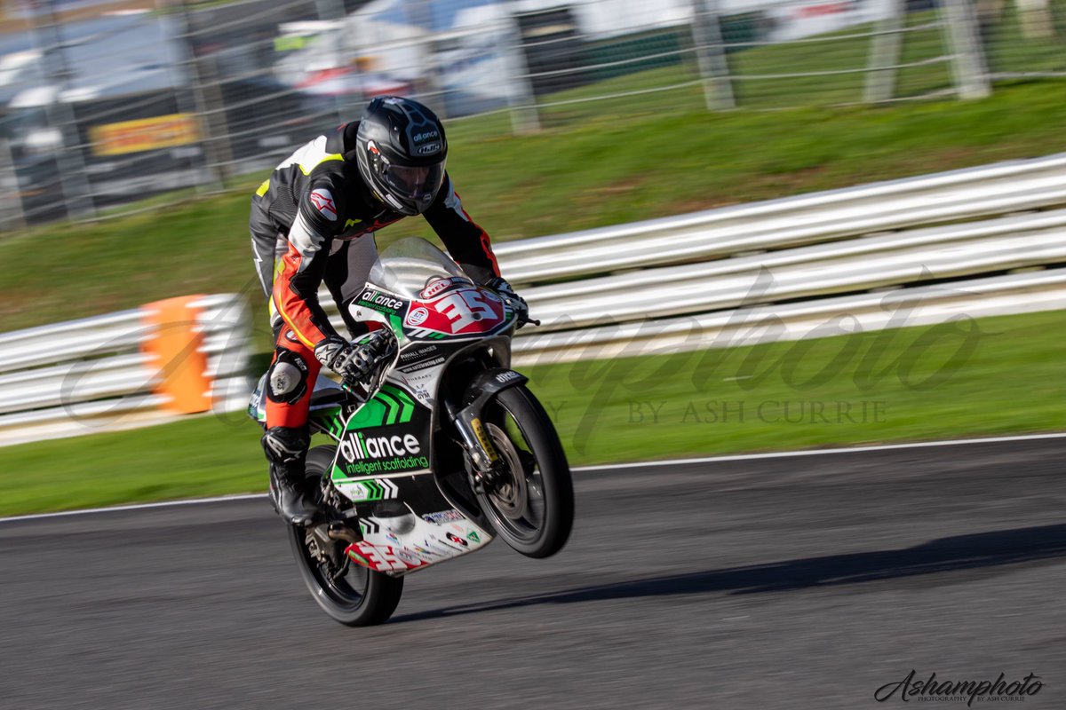 Sally__Alex's tweet image. Thanks for the #wheeliewednesday from Brands final @JeremyKnight35 🏁 #Motostar #Honda #wheelie