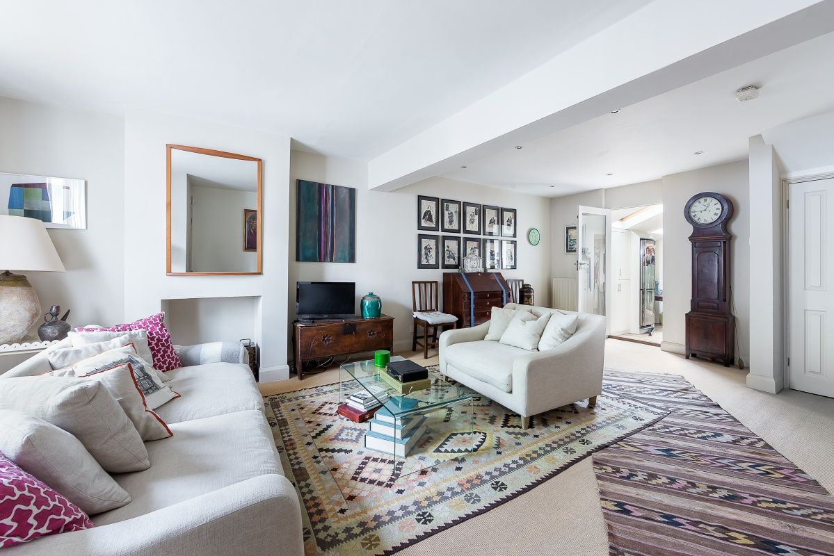 This beautiful four-bedroom family home on is on the market with us now, why not book a viewing today? buff.ly/2XLivM5  #W14