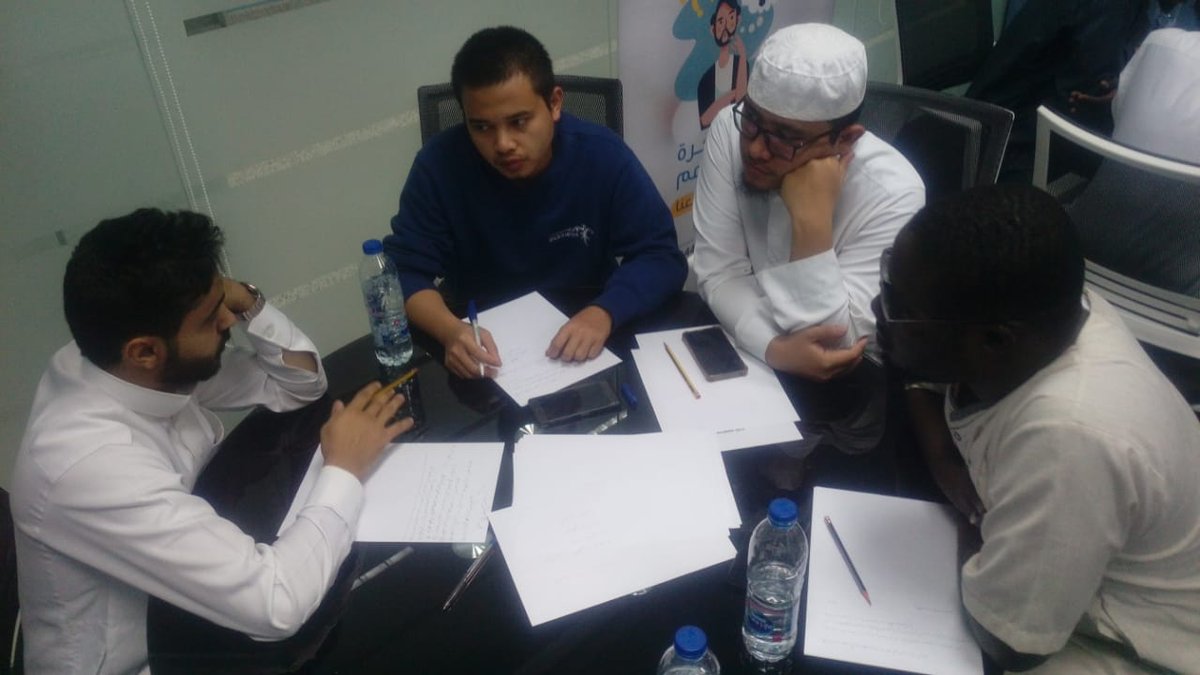 ei_ksu's tweet photo. ختام الدورة التدريبية..... استخدام الذكاء الاصطناعي
#خُطى_الاستثمار_المعرفي_وريادة_الاعمال
#جامعة_الملك_سعود https://t.co/tJWaFWGPre