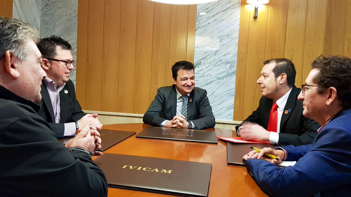 🍷Reunión con la Asociación de Sumilleres de #CLM en #IVICAM #Tomelloso. Llegaremos a acuerdos con la hostelería y la restauración para que nuestros productos, nuestros vinos, se recomienden en todos los establecimientos. Así también se construye región.