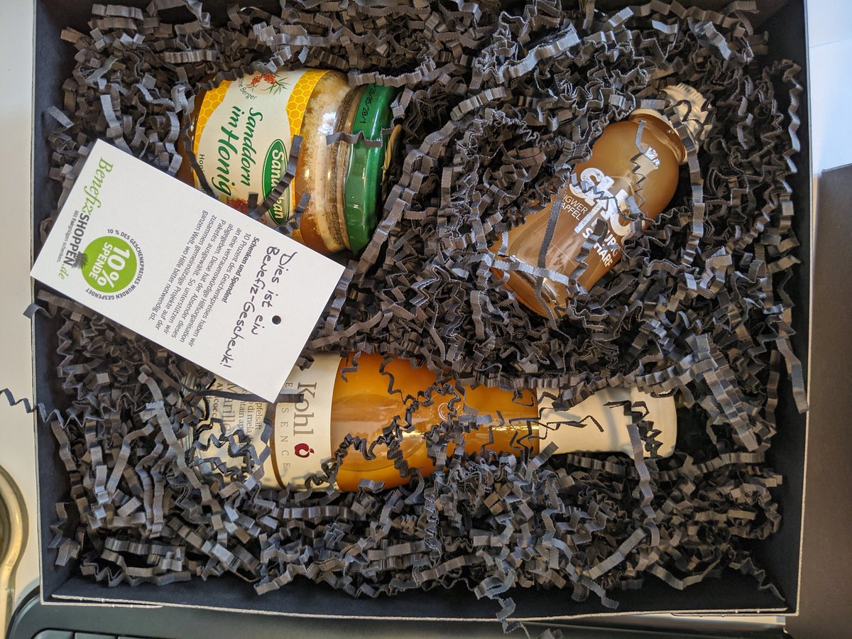 MandyReckert's tweet photo. Danke @OlliEngelbrecht für das schöne Geschenk! Es ist wohlbehalten bei mir angekommen ☺️ mein Hasi hat nun auch einen Spielgefährten ☺️😉 https://t.co/Qbz5X8Fqon