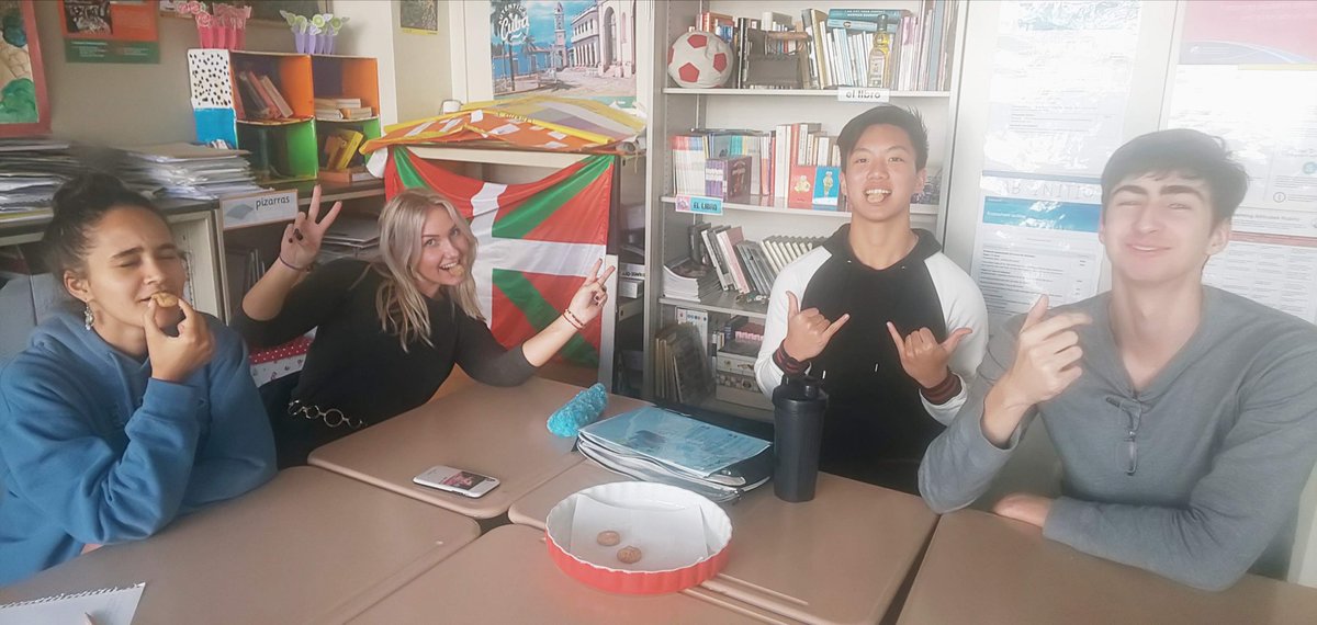 Eva_Kobe's tweet photo. I've taught two of these seniors since grade 6 and the other two since grade 11. It's been an amazing journey with them! A small class like this has allowed for #DeeperRelationships and a #SenseOfCommunity.
A pleasure to have them in class‼️ 😊
#CAinspires
#RelationshipsMatter https://t.co/DBN9oE6MlL