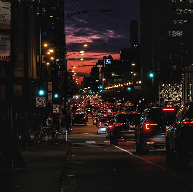 papedo's tweet photo. #chicago #traffic #rushhour #backlight #patrickpapesch #fujifilm #fujixseries #xh1 #xf1680 #citytour #streetphotography https://t.co/CFXTm4RRJO https://t.co/2hw5e4suKb