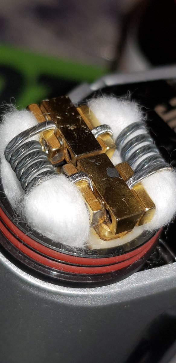 A fresh Set of <a href="/RR_Coils/">R&R COILS</a> N80 Aliens in the Goon LP wich I got from my Pre-Christmas Gift from @CaledonianVapes 😁🎁 im very impressed from this Little RDA! It's a punch of Flavor and has massive Airflow wich I really like! It's the last can <a href="/CoolWhic_Mark/">Vaping_Mark</a> Stellar cotton I've 😱