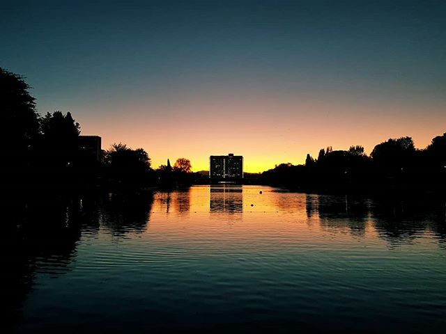 GroovyElisa's tweet photo. Nessuna nuvola sul #meteolaghetto 
_____________________________________
#igersroma #igerseur #romaeur #eur #passeggiatadelgiappone #dawn #alba #buongiorno #bonjour #gutenmorgen #goodmorning https://t.co/XHouZDnVhM https://t.co/UrOOht8QsE