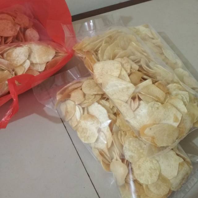 sin_asin's tweet photo. Saya menjual Kripik Talas ... seharga Rp20.000. Dapatkan produk ini hanya di Shopee! https://t.co/rsWWjjF1q5 #ShopeeID https://t.co/KmcUdGSJoY
