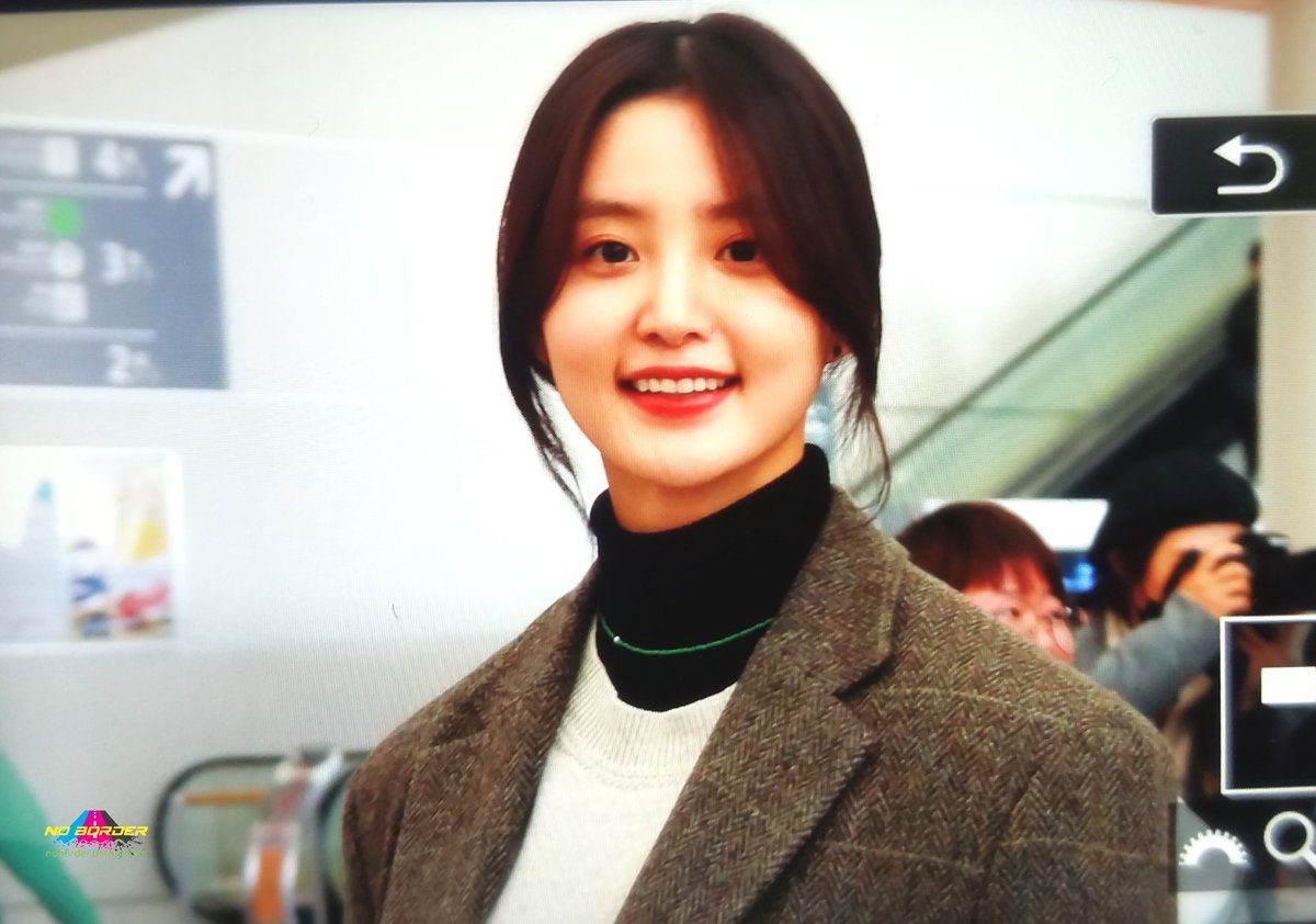 191204 福岡空港 入国 fukuoka airport EXID  정화 preview
Chloe 너무 예뻐요~!

#EXID #정화 #jeonghwa