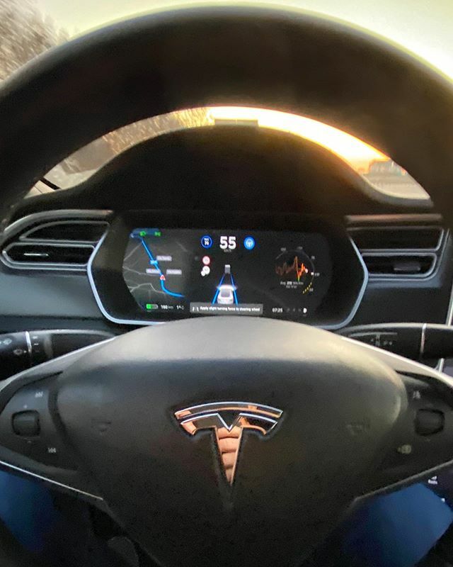 #teslamotors #teslamodels #hastagamminchia #vintage #loveforlovepost #postforpastasciutta #oroscopo #pianetiallineati #influencer