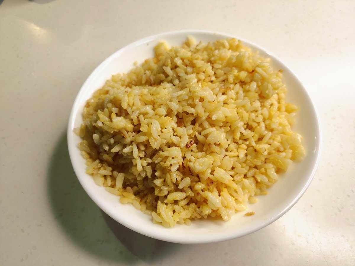 MerothyZ's tweet photo. 梅老师特制“黄金炒饭”😊
Mr.Merothy Special Menu,Golden Fried Rice!
梅先生の特製メーニュ、ゴールドチャーハンです!
#Merothy #梅粮新
#チャーハン #料理男子 #料理 https://t.co/znRvNp2rZV