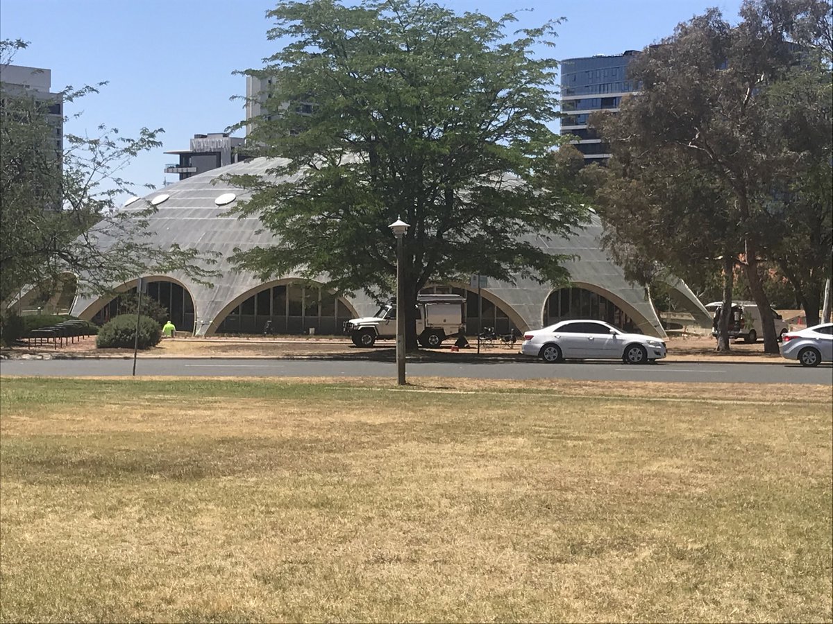 DonnaMacGregor7's tweet photo. More images from my walking tour of ANU campus during #ASHB2019 ⁦@AusHumanBiology⁩ - the Shine dome, the Art Deco building housing the School of Arts and the Federal family law courts!?!? #canberra #ANU #ACT_tourism #academia https://t.co/YFvAreeSJM