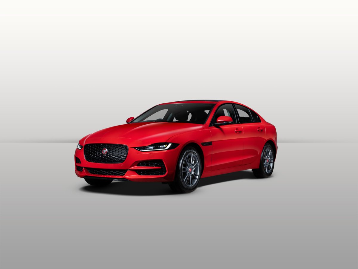 Clint__Thomas's tweet photo. The new Jaguar XE gets to new front and rear bumpers, larger front grille and slimmer LED headlights and tail lights. #excitingbydesign @JaguarIndia https://t.co/3c1X8hflQD