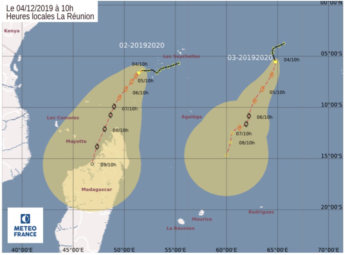 Cycloneoi's tweet photo. Ça prend forme au Nord de #Madagascar alors que le système à l'Est des #Seychelles est déjà au stade de dépression tropicale. https://t.co/pSgei4kBcm