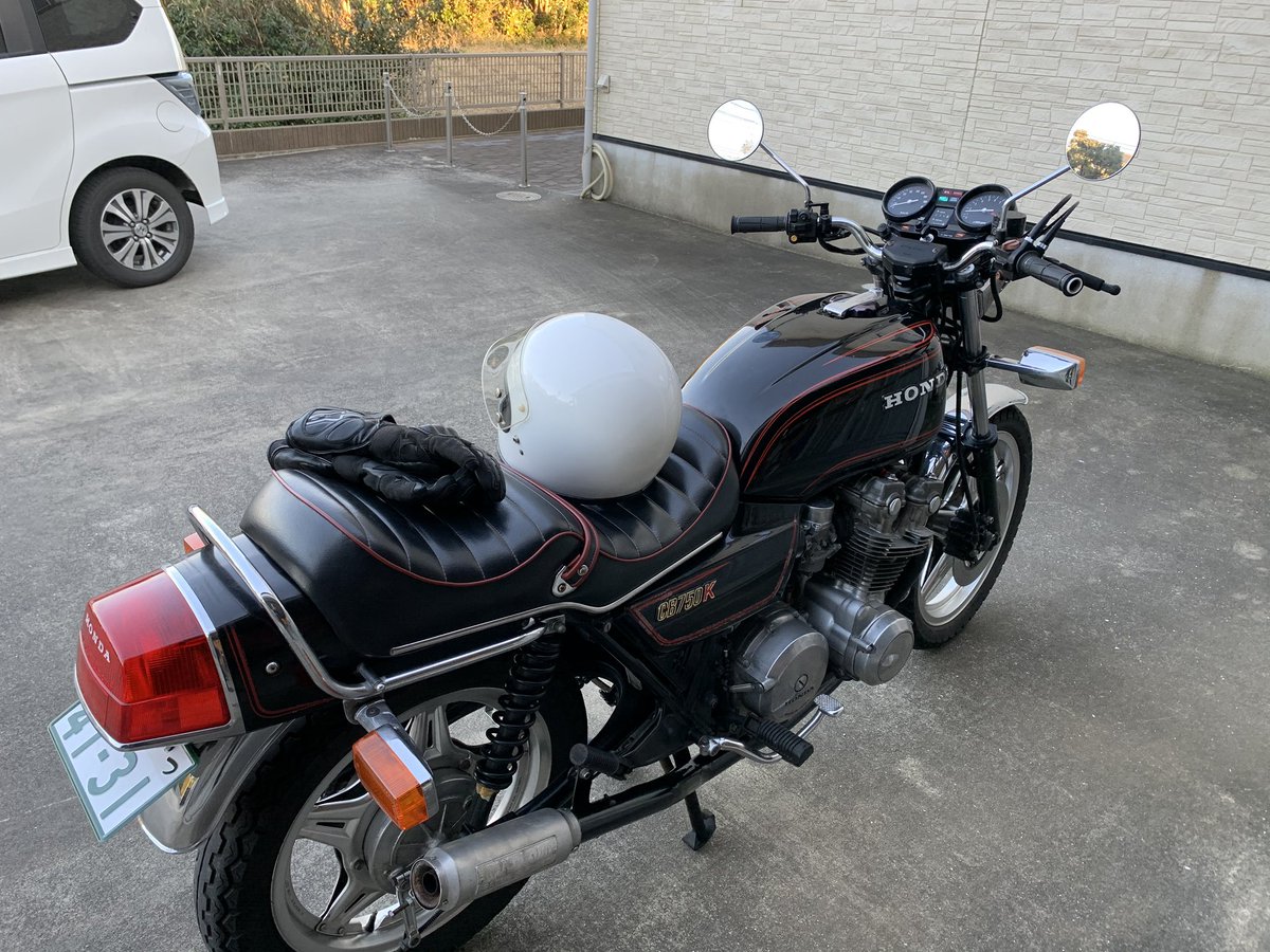 石井輪業 Cb750k引取りに行って来ました 中々の不人気車ですが それが気に入ってたりします これからゆっくり自分好みにカスタムします Cb750k Rc01 納車