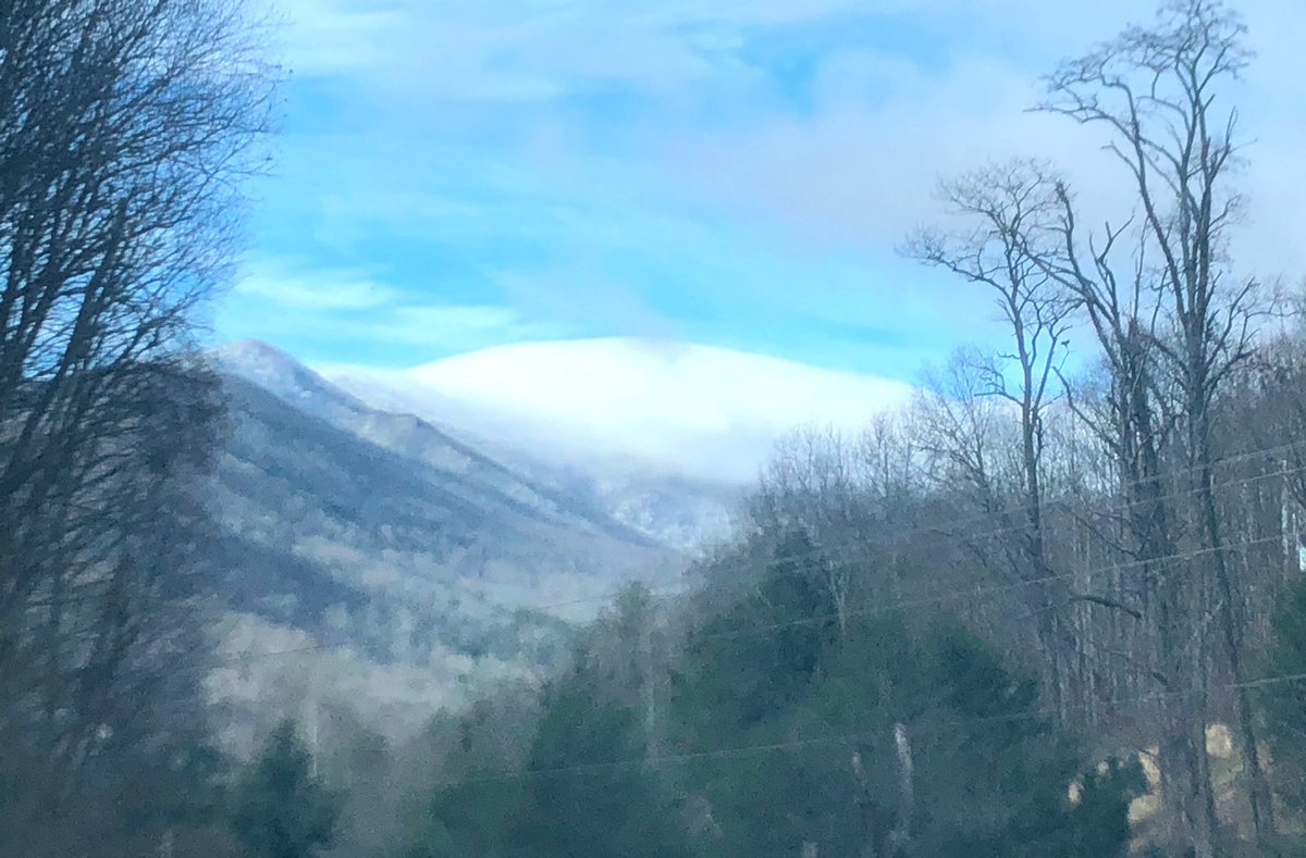 TealSeptember's tweet photo. #PhoenixMountain covered with ice and snow yesterday morning . #AsheCounty #NorthCarolina . https://t.co/VaJ3SEkKCj