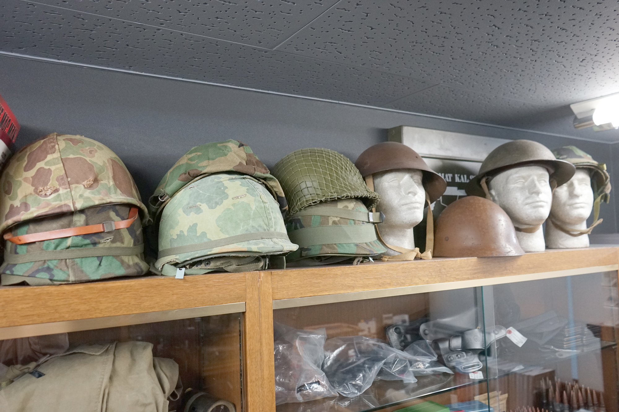 シカゴレジメンタルス 公式 Twitter પર この特徴的な皿型のヘルメットはイギリス軍 と見せかけて こちらはアメリカ軍のm1917 ヘルメットです アメリカ軍といえばm1ヘルメットのイメージが強いですが イギリスの影響が見え隠れしたデザインですね 他にも
