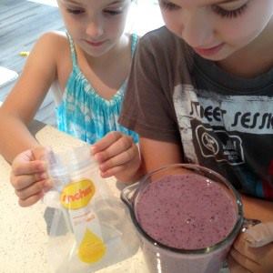 RFPSinchies's tweet photo. Do you let your older kits make their own #healthy #lunchbox #snacks?  I just love this pic. 💚 https://t.co/y6ekjCqSe9