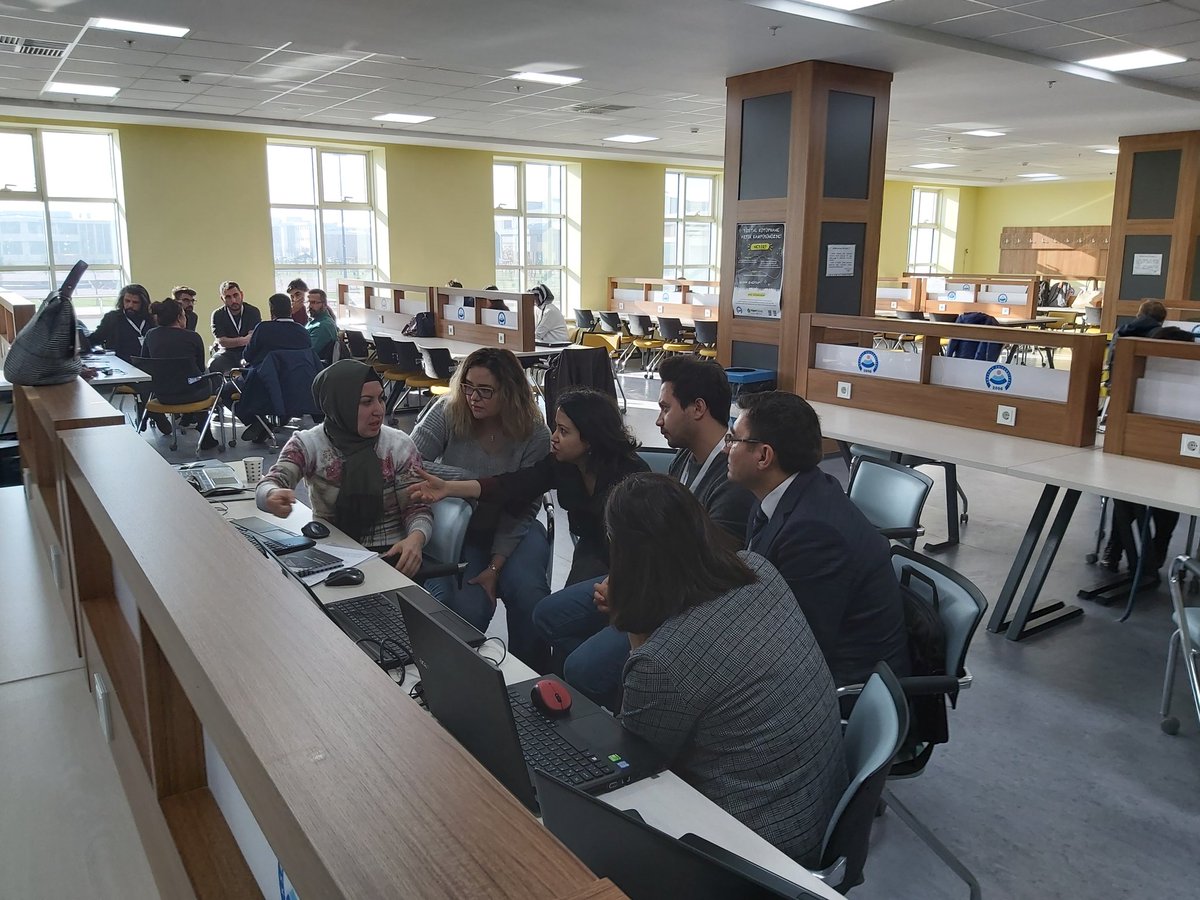 AsuSporSaglik's tweet photo. “Spor ve Sağlık” alanında pilot üniversite seçilen üniversitemizde Ahiler Kalkınma Ajansının desteği ile gerçekleştirilen “Üniversite-Sanayi İşbirliğinin Teşvik Edilmesine Yönelik Spor ve Sağlık Alanında Proje Hazırlama Eğitimi” devam etmektedir.
#spor #saglik #aksarayedutr https://t.co/5TYwsjqMeF