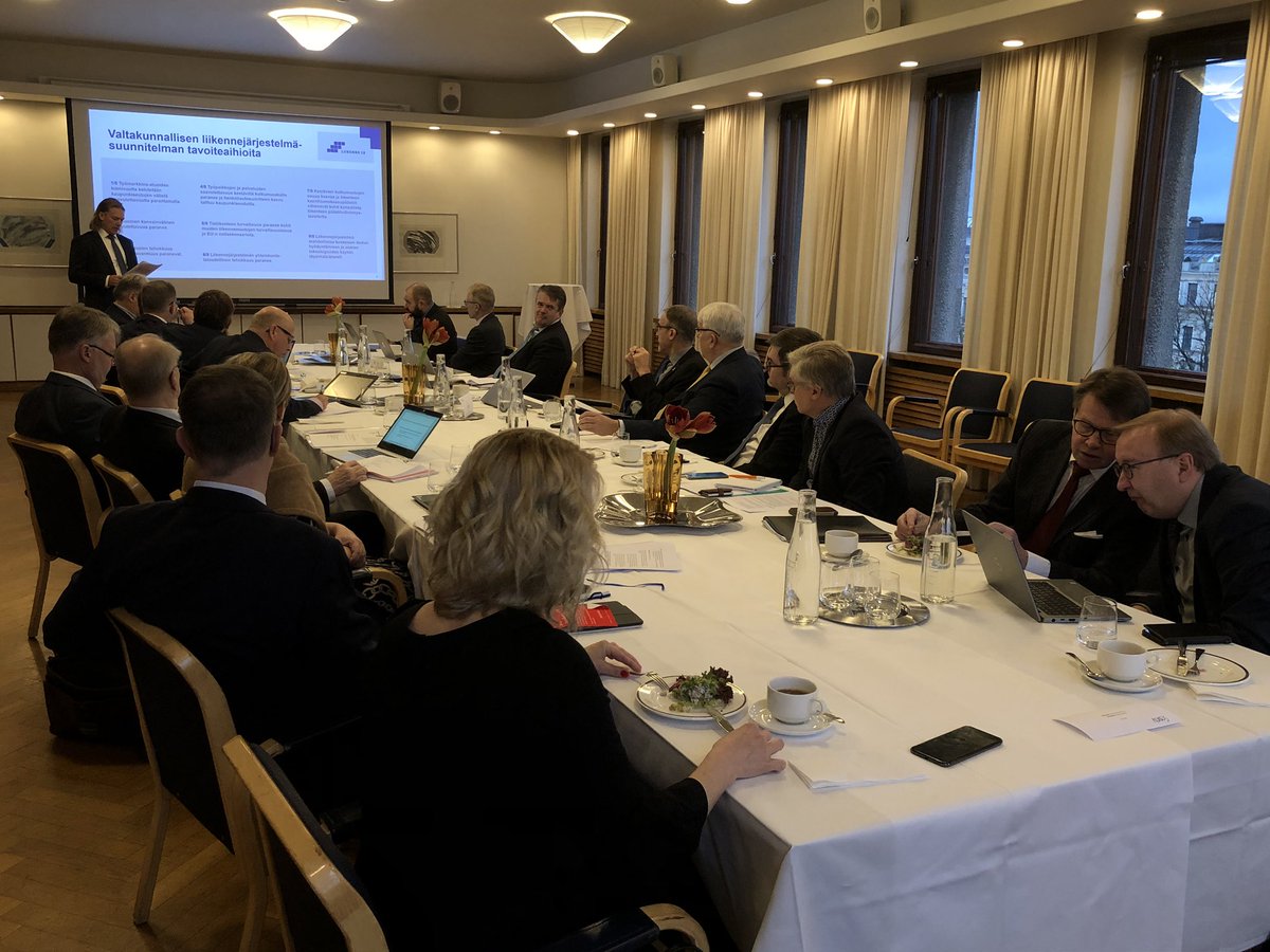 viita_johanna's tweet photo. @lvmfi @TimoKievari @PeralaHanna aloitti tänään sidosryhmäkeskustelut valtakunnalliseen liikennejärjestelmäsuunnitelmaan (#vljs) liittyen. Ensimmäisenä vuorossa #maakunta’johtajat. Helmikuussa tiedossa linjauksia tapaamisten pohjalta. https://t.co/b2wYn8fu61