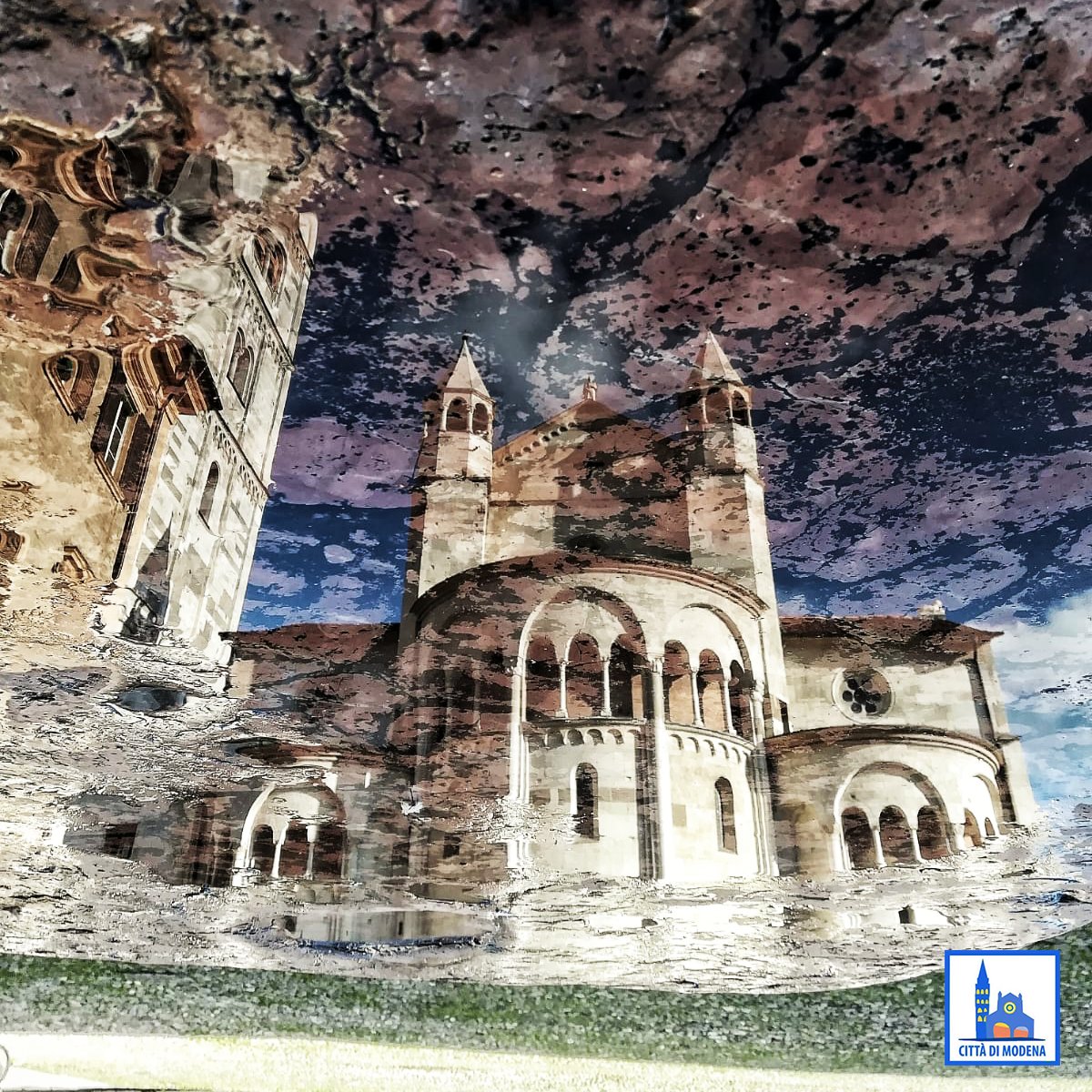 cittadimodena's tweet photo. 😍#CIAOMODENA Il Duomo si specchia sulla Preda ringadora👏👏👏 Buondì a tutti e #visitmodena
#unesco #unescomodena https://t.co/q6Ivw2uUIZ