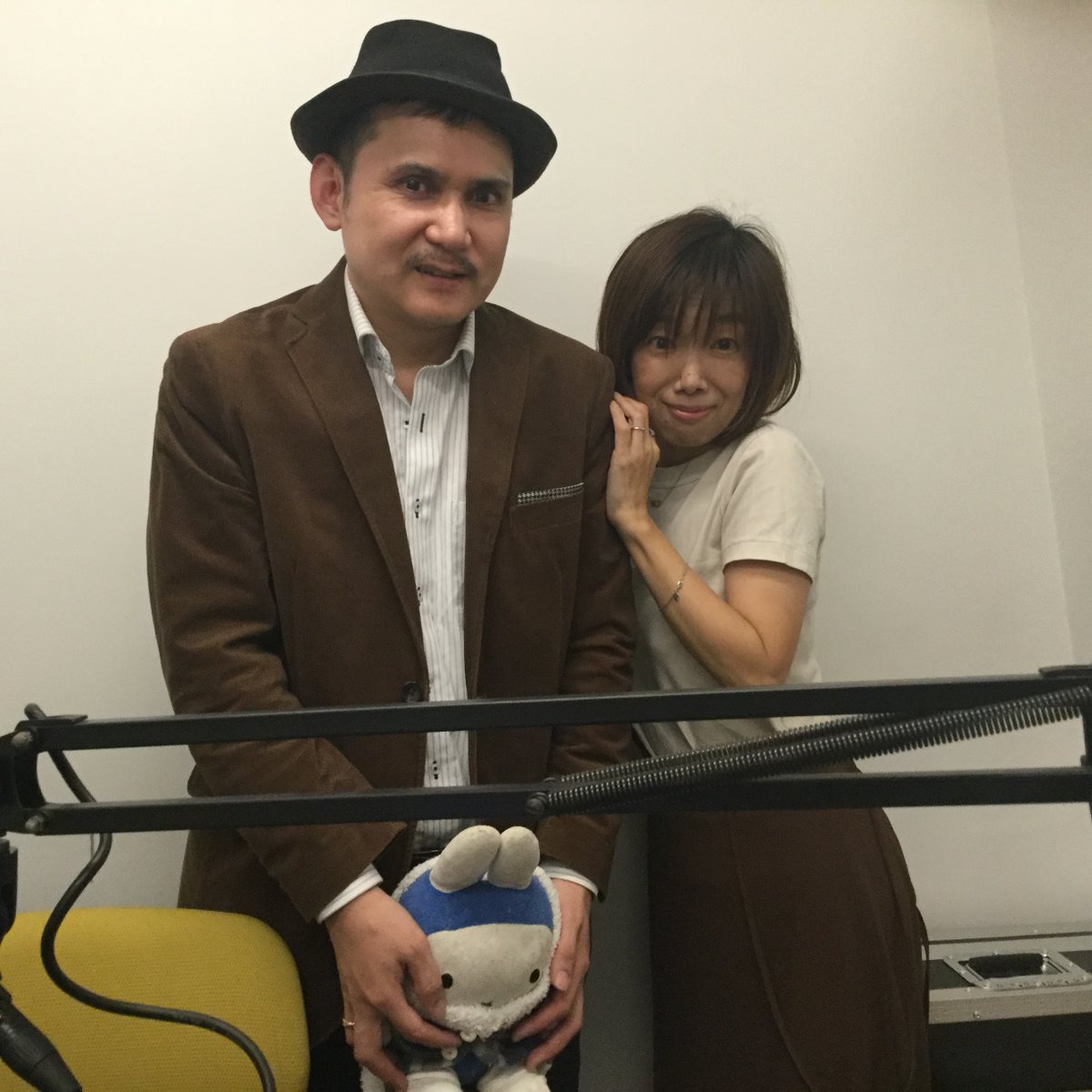 渋谷のラジオ 渋谷の昼下がり談話室 渋谷のラジオ 特別企画 渋谷の微エロてん 後編 先週 畑中葉子さんからtwitterへご連絡が 紹介した際に誤りがあったとの事 お詫びを込めまして もう一度 もっと動いて の歌詞を朗読しました トーク 渋谷のラジオ 渋谷の昼下がり談話室 渋谷のラジオ 特別企画 渋谷の微エロてん 後編 先週 畑中葉子さんからtwitterへご連絡が 紹介した際に誤りがあったとの事 お詫びを込めまして もう一度 もっと動いて の歌詞を朗読しました トーク