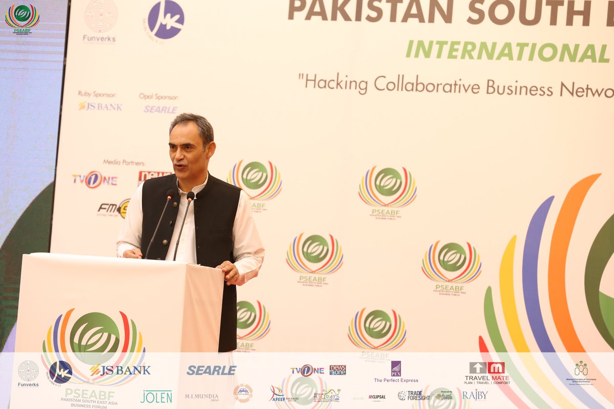 PSEABF's tweet photo. Mr.Zubair Gilani, Chairman of Pakistan''s Board of Investment | Minister of State addressing the audience at Pakistan South East Asia Business Forum, International Business Conference 2019 #PSEABF2019 #IBC2019 #Karachi https://t.co/6dgDAPgVOU