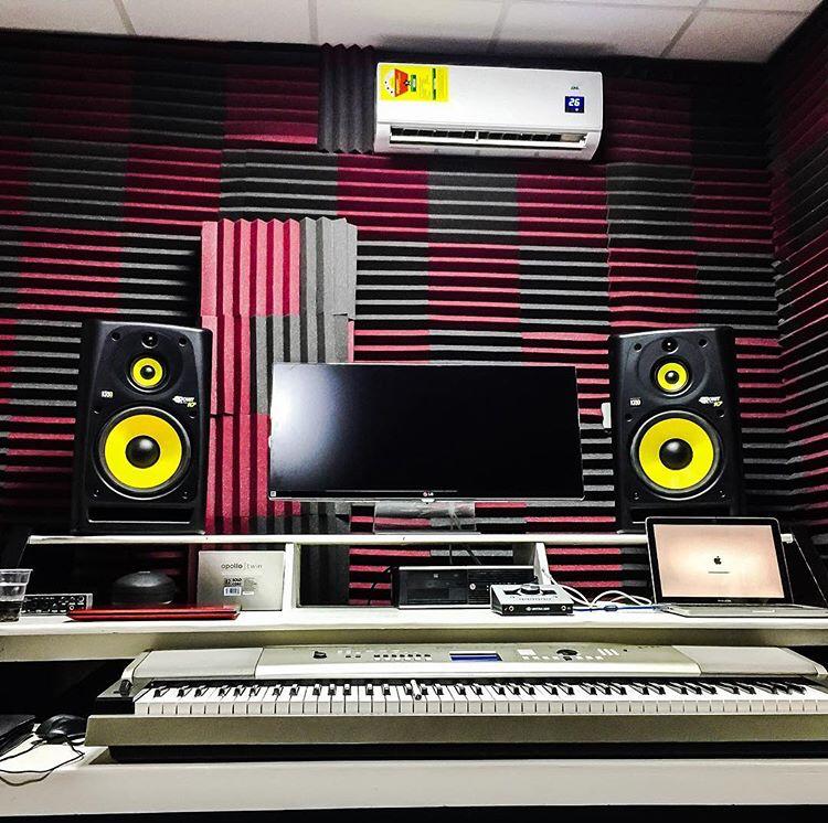 BBotchgh's tweet photo. Thus december for all your standard recordings link us @Apollomusicgh at achimota christian village, only quality sounds we produce here,slide in our dms or contact 0265877833 for further information🤞 https://t.co/XveB2RXChv