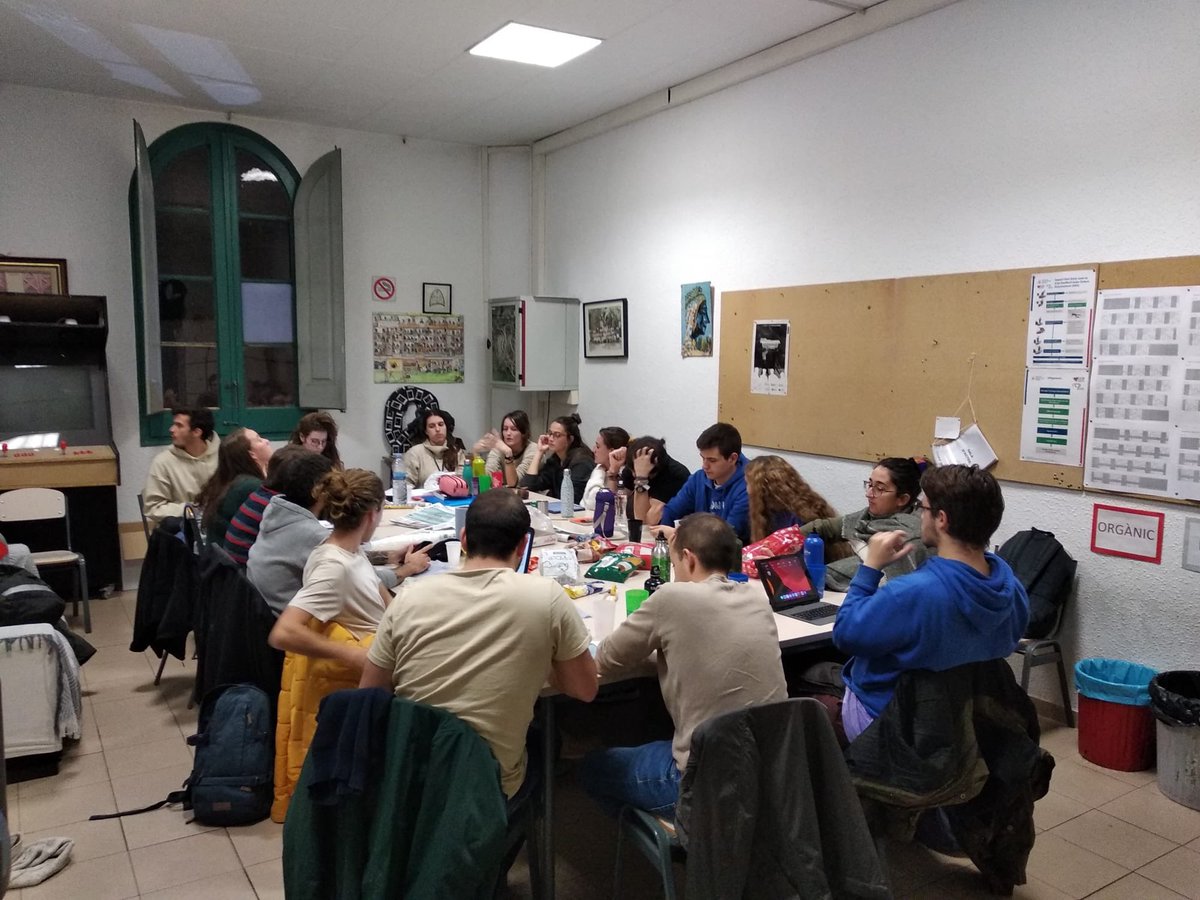 esplaisMCECC's tweet photo. Ahir a📍 #Sabadell als locals de #esplaicancolapi es va reunir la comissió de la #Trocajove20 per seguir amb els preparatoris de la gran trobada! 👉🏾 Recordem: 🗓 14 i 15 de març a #LliçàdeVall🙌🏾 En teniu ganes? #SomMoviment #esplaisMCECC https://t.co/BwMukOEU3n