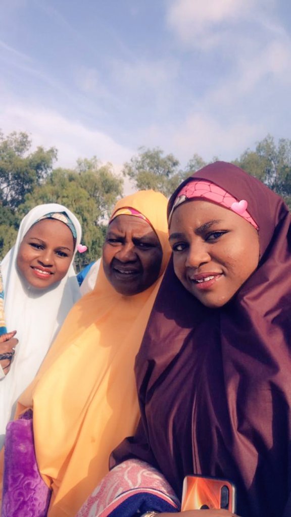 How do u keep ur eyes open while snapping pics in the sun 🌞,well I tried shaah #eidiladha #eid2019 with my mama and sis💕💞💕💞